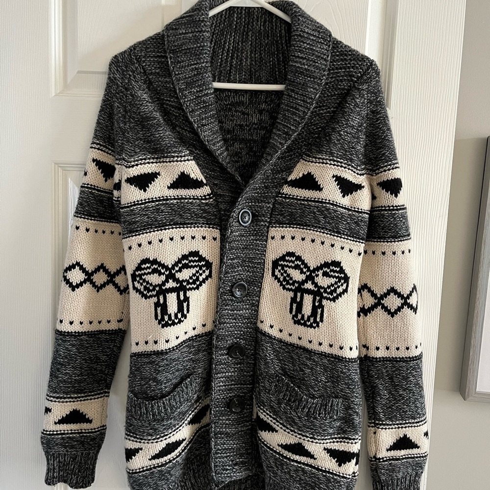 TNA Gray and Cream Patterned Cardigan/lambswool sweater